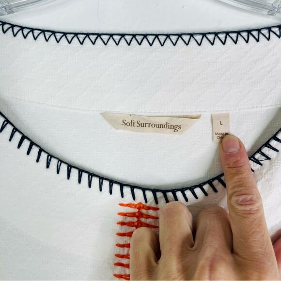 Soft Surroundings white blue embroidered coastal boho tunic top large - Picture 6 of 7